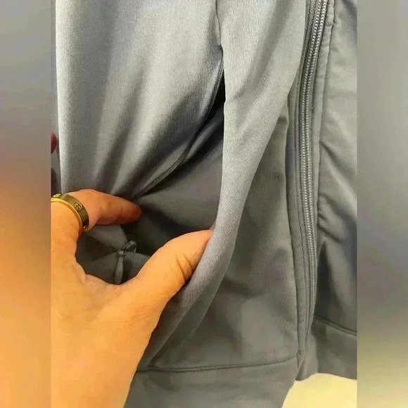 Reebok lightwe jacket size XL (H107) - Picture 3 of 7